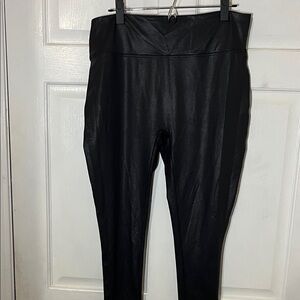 Serra Black Women's Leggings